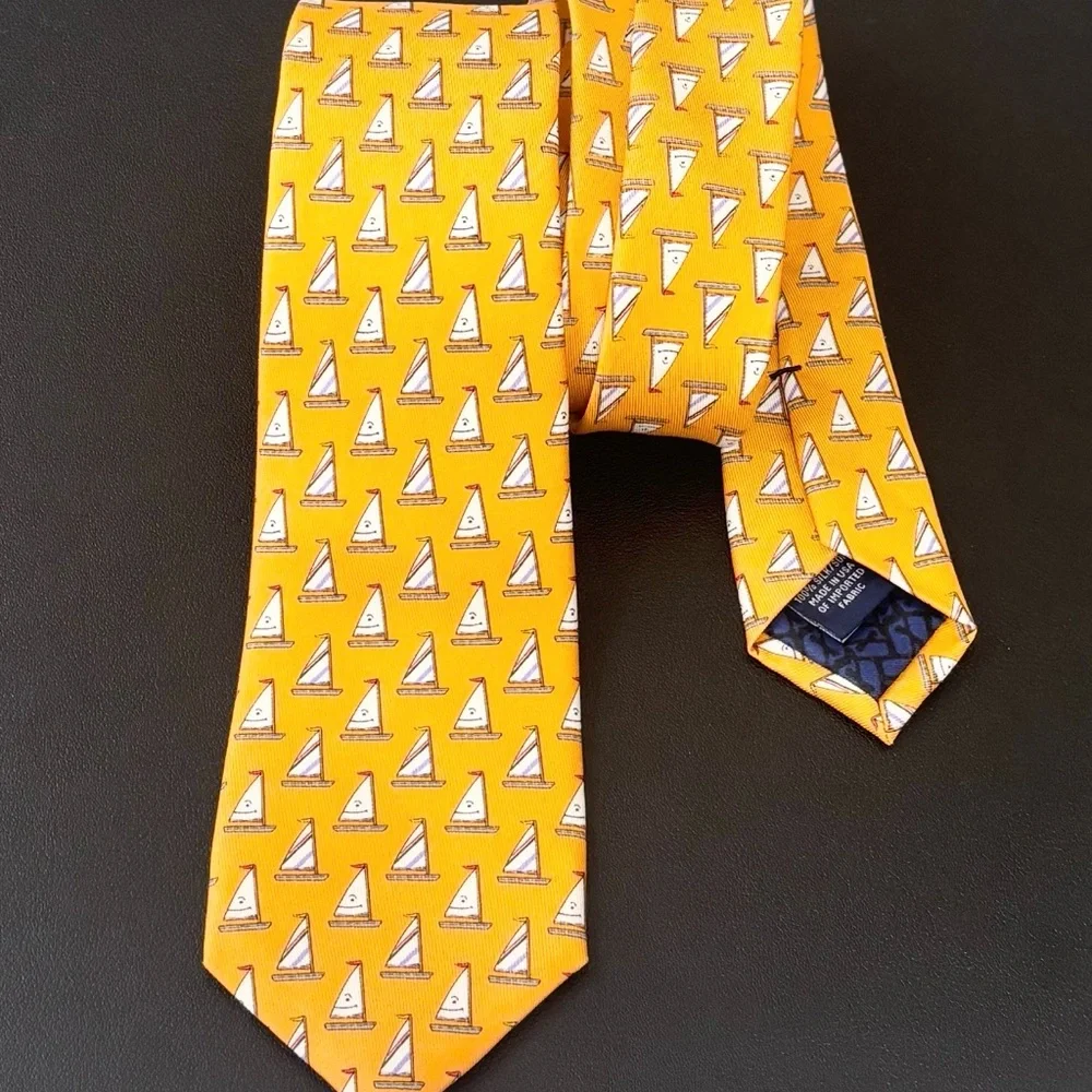 Vineyard Vines Boys Orange w/ White Sailboats 100% Silk Tie, W 2.75